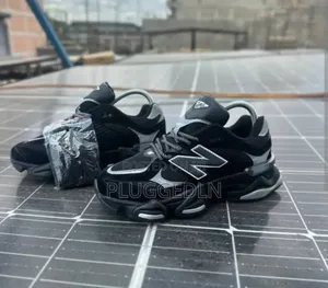 New Balance 9060 Black and Silver .