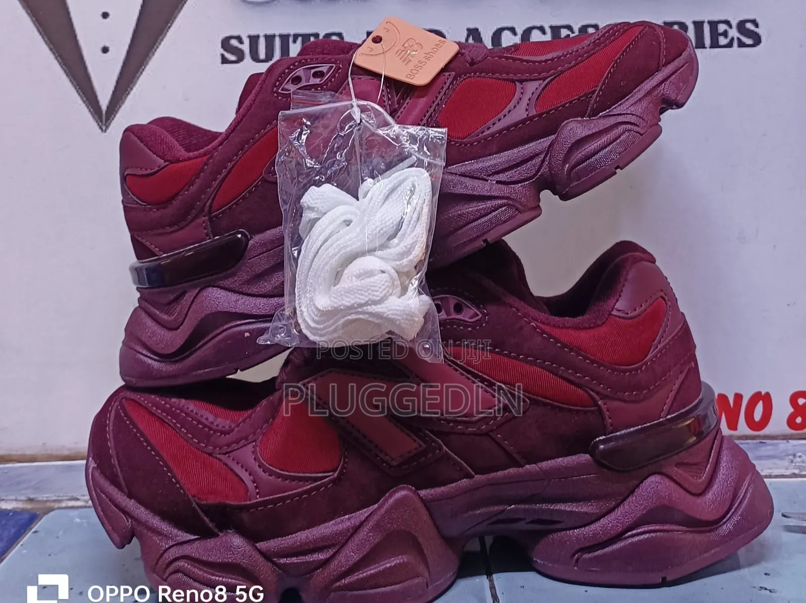 New Balance 9060 Maroon
Sneakers