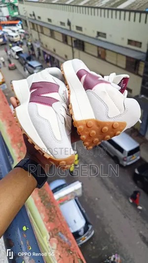 New Balance 327 Off-White Sneakers