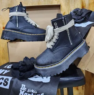 High Quality Leather Dr. Martens Airwair High Cut Boots