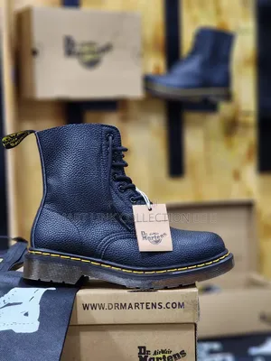 *Dr. Martens Airwair High-Cut