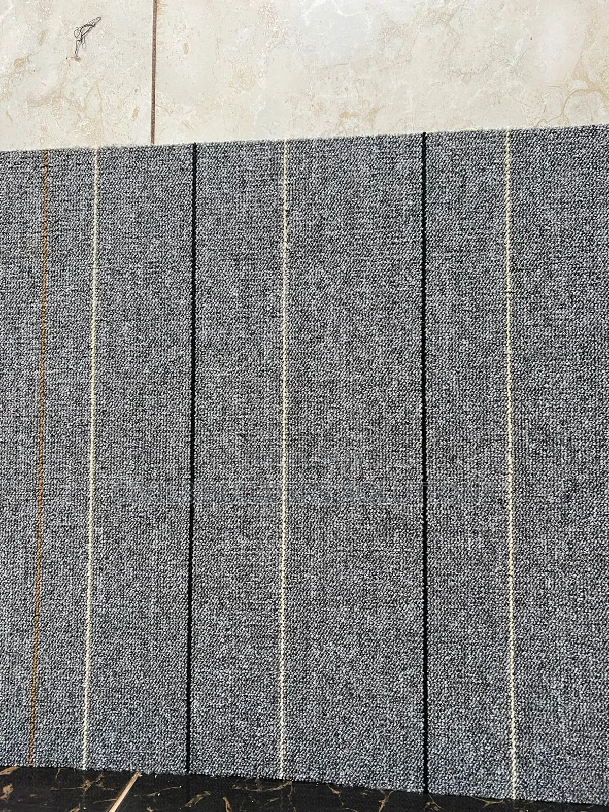 Cormfort Grid Tile Carpert