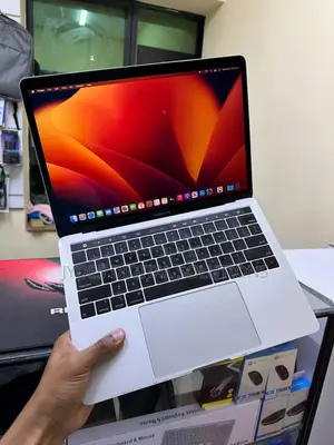 Laptop Apple MacBook Pro 2018 16GB Intel Core i7 SSD 256GB