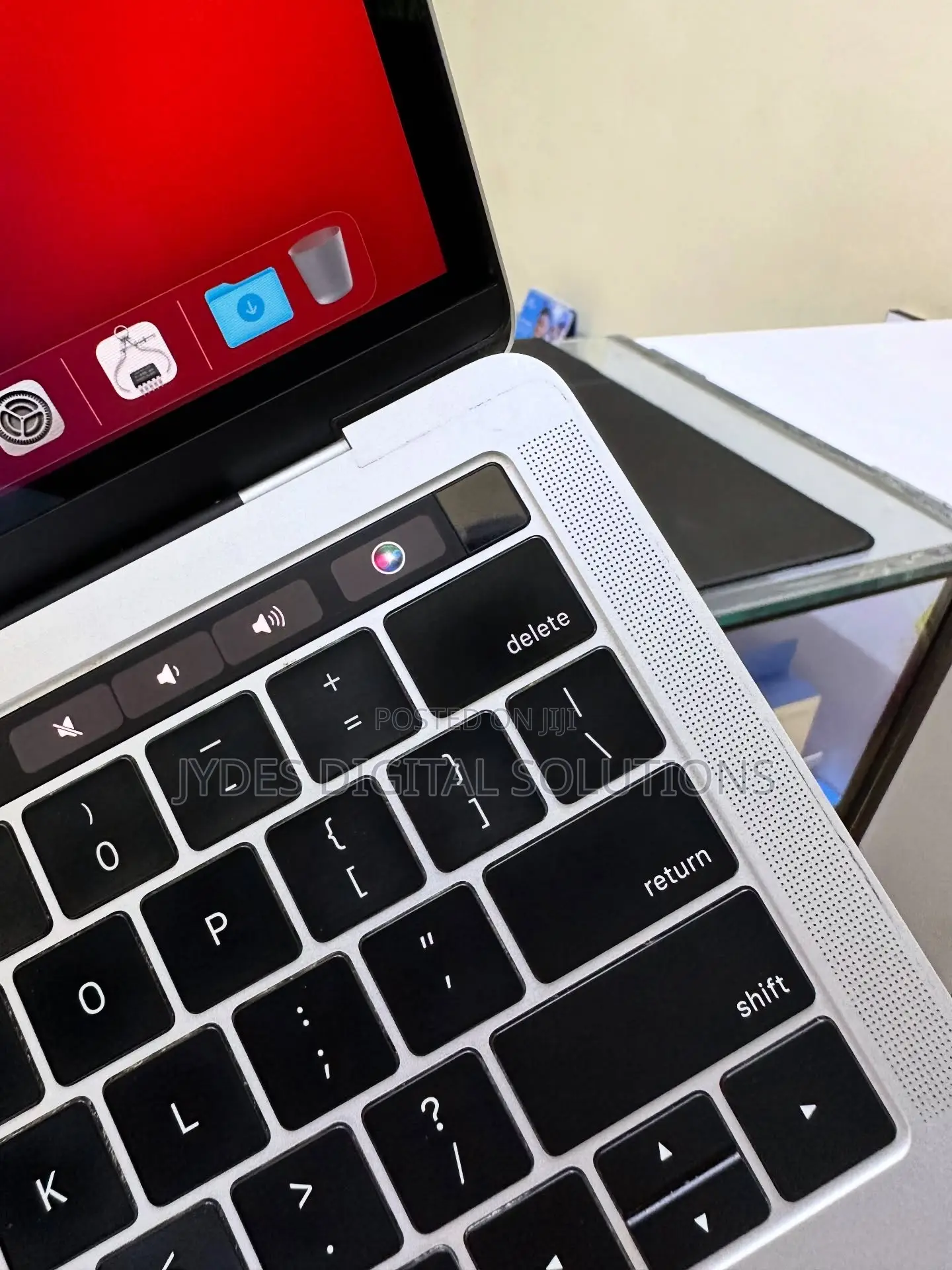 Laptop Apple MacBook Pro 2018 16GB Intel Core i7 SSD 256GB
