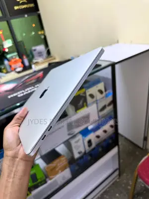 Laptop Apple MacBook Pro 2018 16GB Intel Core i7 SSD 256GB