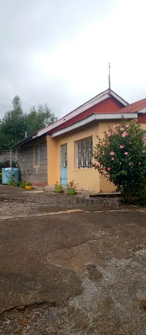 3bdrm Bungalow in Kawaida Kimorori, Banana for sale