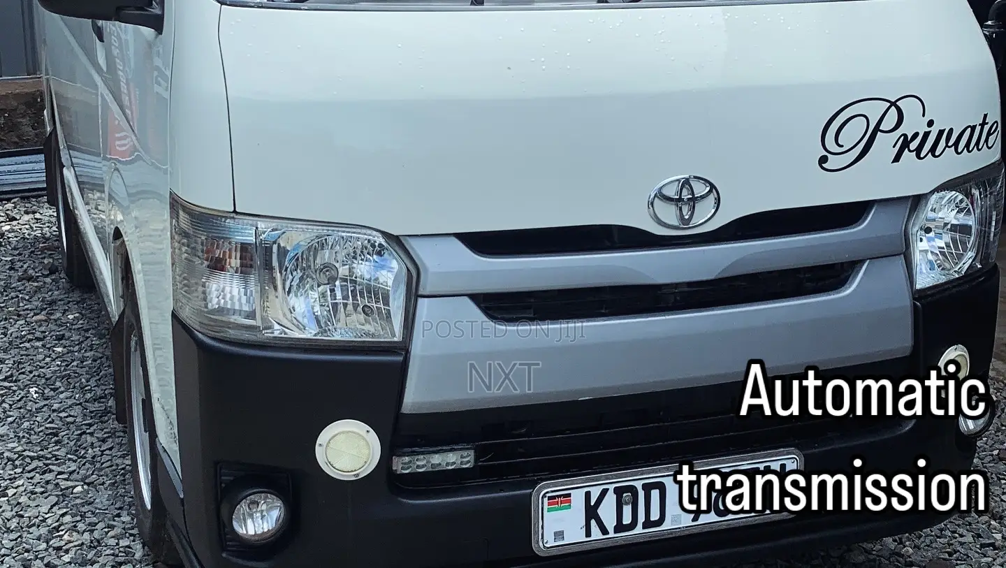 Toyota HiAce 2014 White