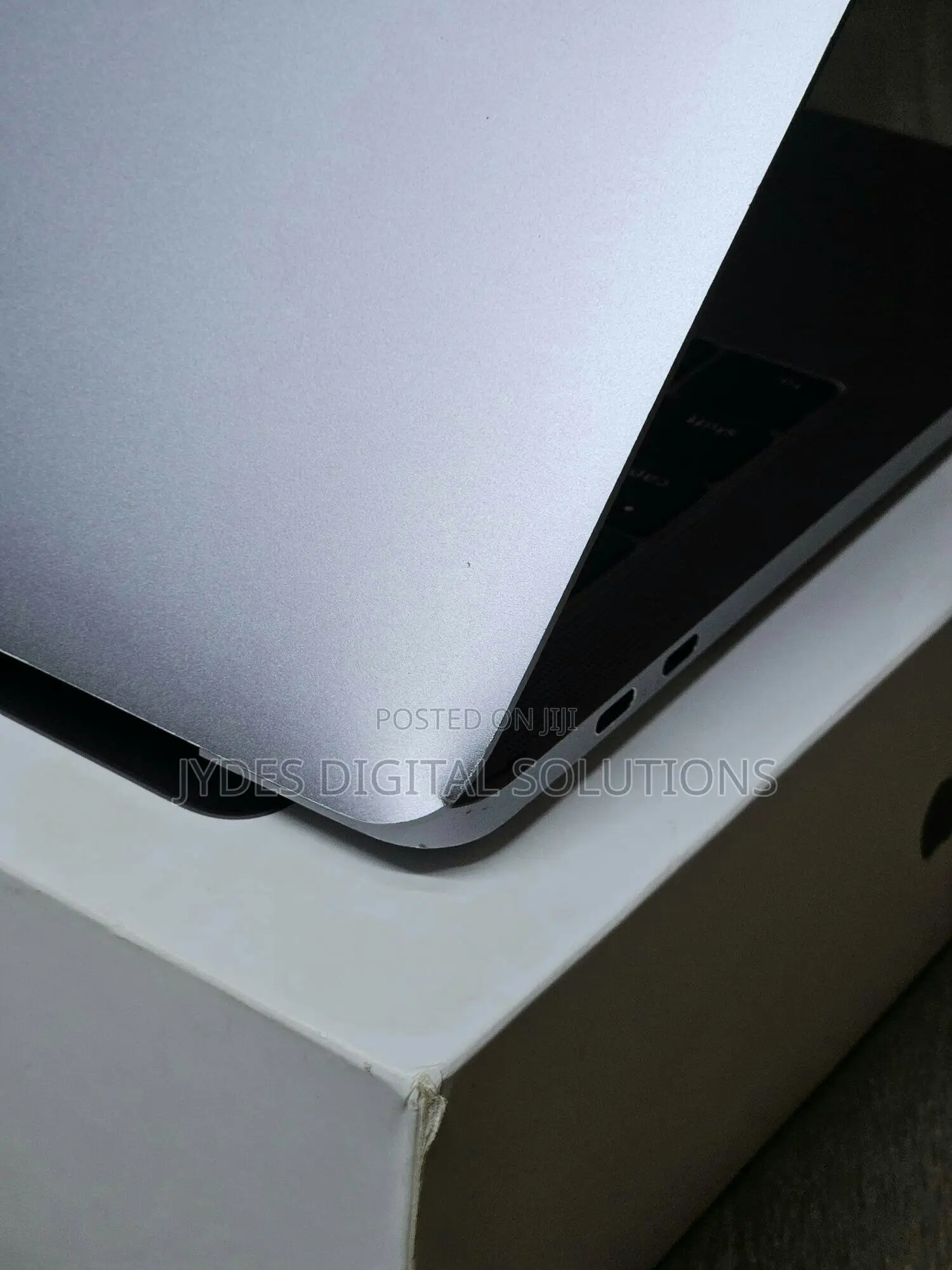 Laptop Apple MacBook Pro 2017 16GB Intel Core i7 SSD 256GB
