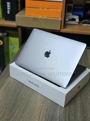 Laptop Apple MacBook Pro 2017 16GB Intel Core i7 SSD 256GB