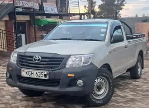 Toyota Hilux 2016 Gray