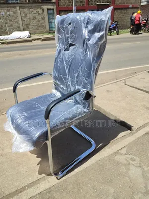 Classic Modern Leather Visitor Chair