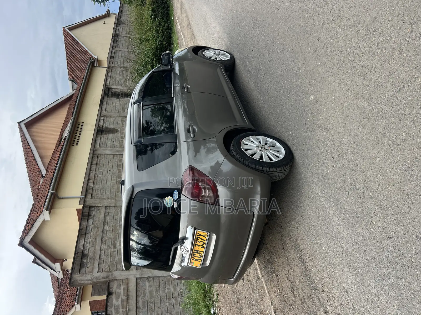 Toyota Ractis 2011 Brown