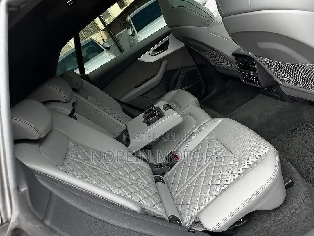 Audi Q8 2022 Matt Black