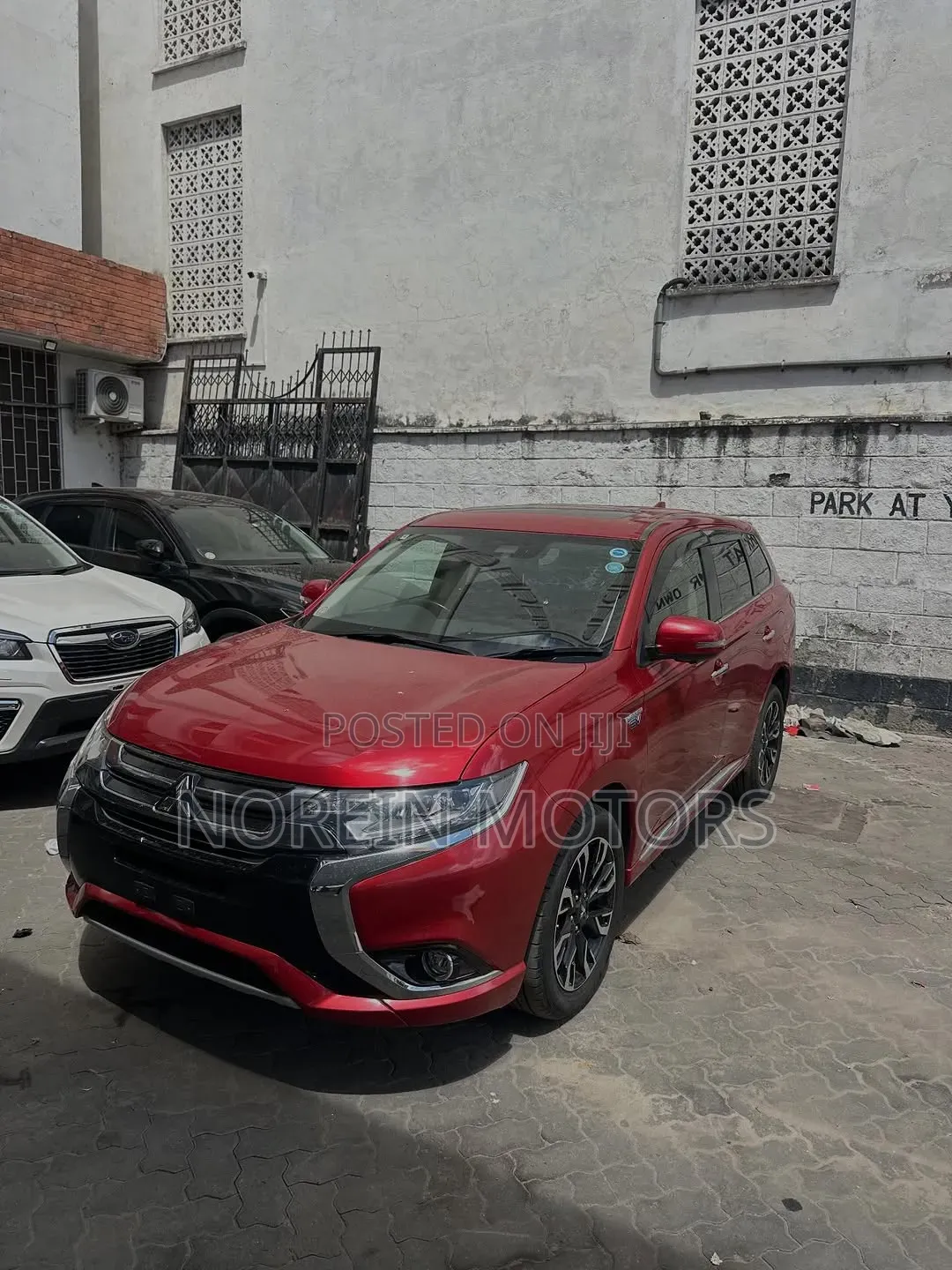 Mitsubishi Outlander 2.4 PHEV AWD 2019 Red