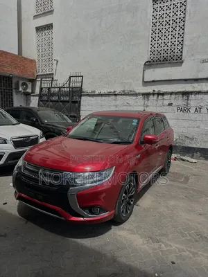 Mitsubishi Outlander 2.4 PHEV AWD 2019 Red