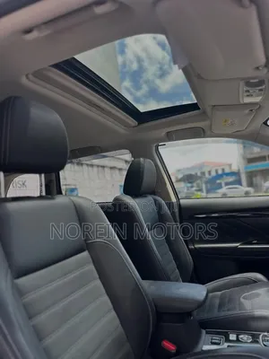 Mitsubishi Outlander 2.4 PHEV AWD 2019 Red