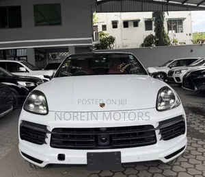 Porsche Cayenne 2021 White