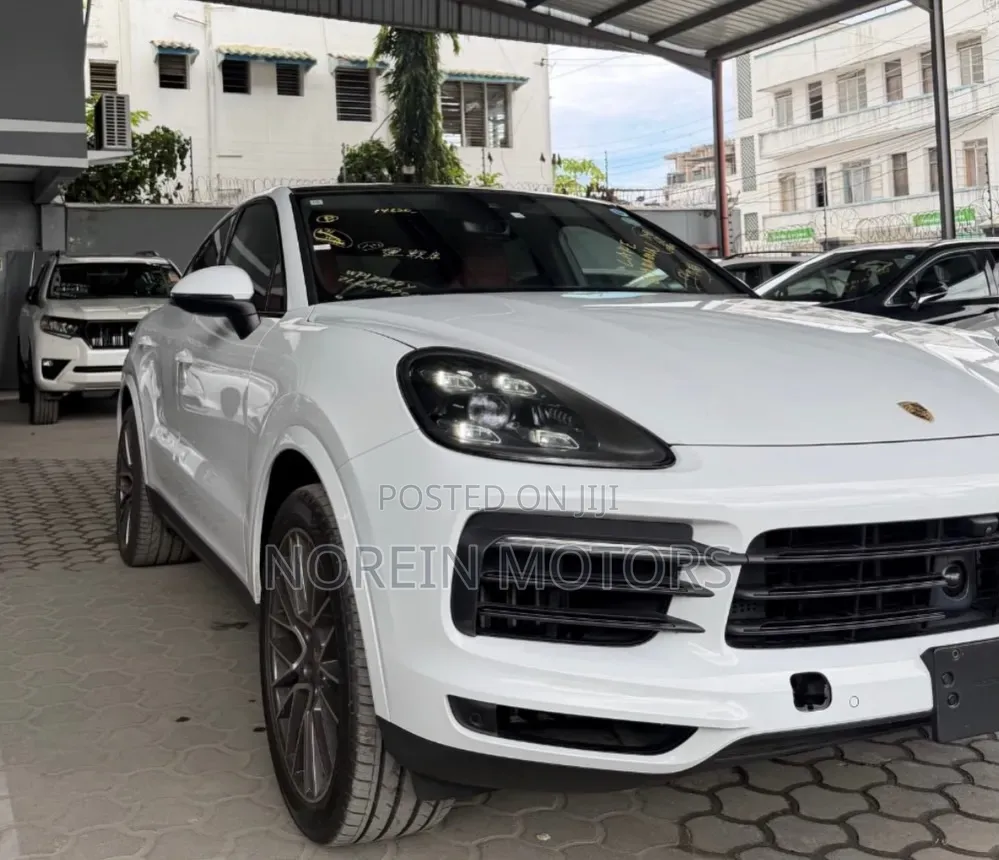 Porsche Cayenne 2021 White