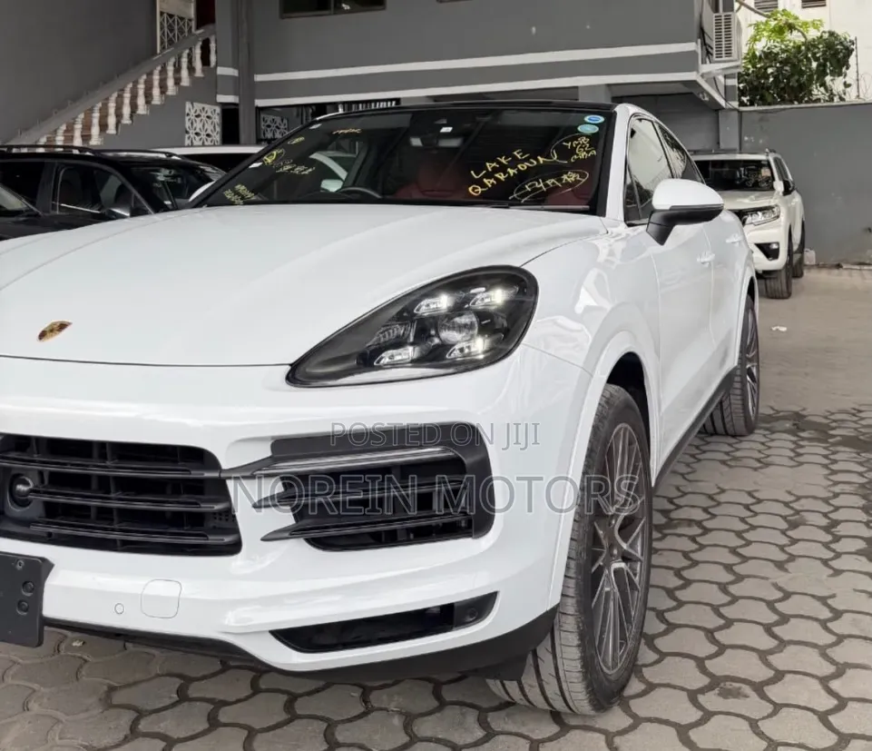 Porsche Cayenne 2021 White