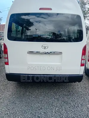 Toyota HiAce 2019 White