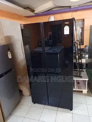 Von Black Side by Side Refrigerator (Good as New )