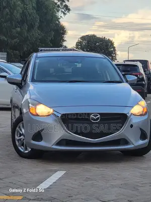 Mazda Demio 2017 Silver