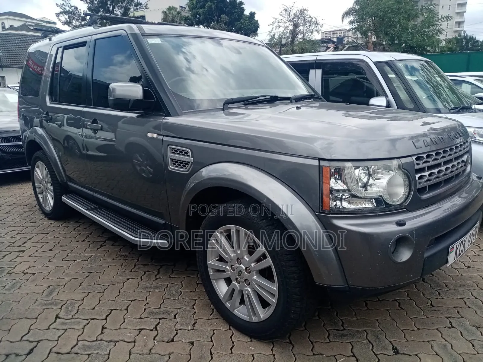 Land Rover Discovery 2010 Silver