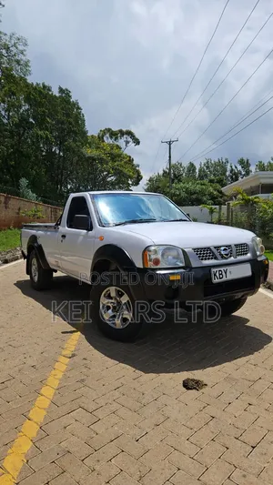 Nissan Hardbody 2013 White