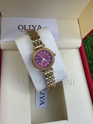 Textured Bezel Gold-Tone Ladies Wristwatch Ladies Watches  *