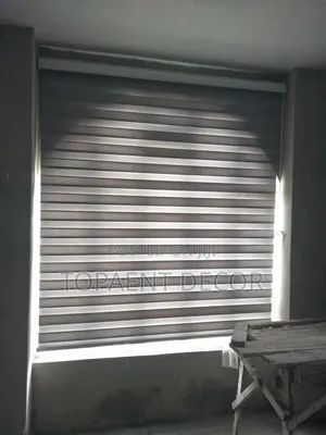 Grey Colour Perfect Balance Horizontal Office Window Blinds