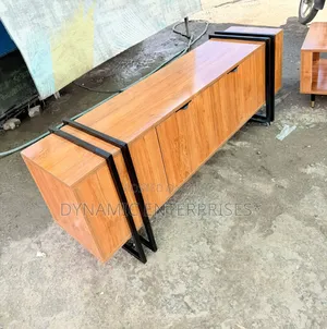 5.5fts Tv Stand With Metallic Leg 
