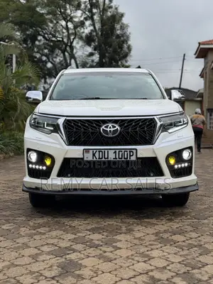 Toyota Land Cruiser Prado 2015 White