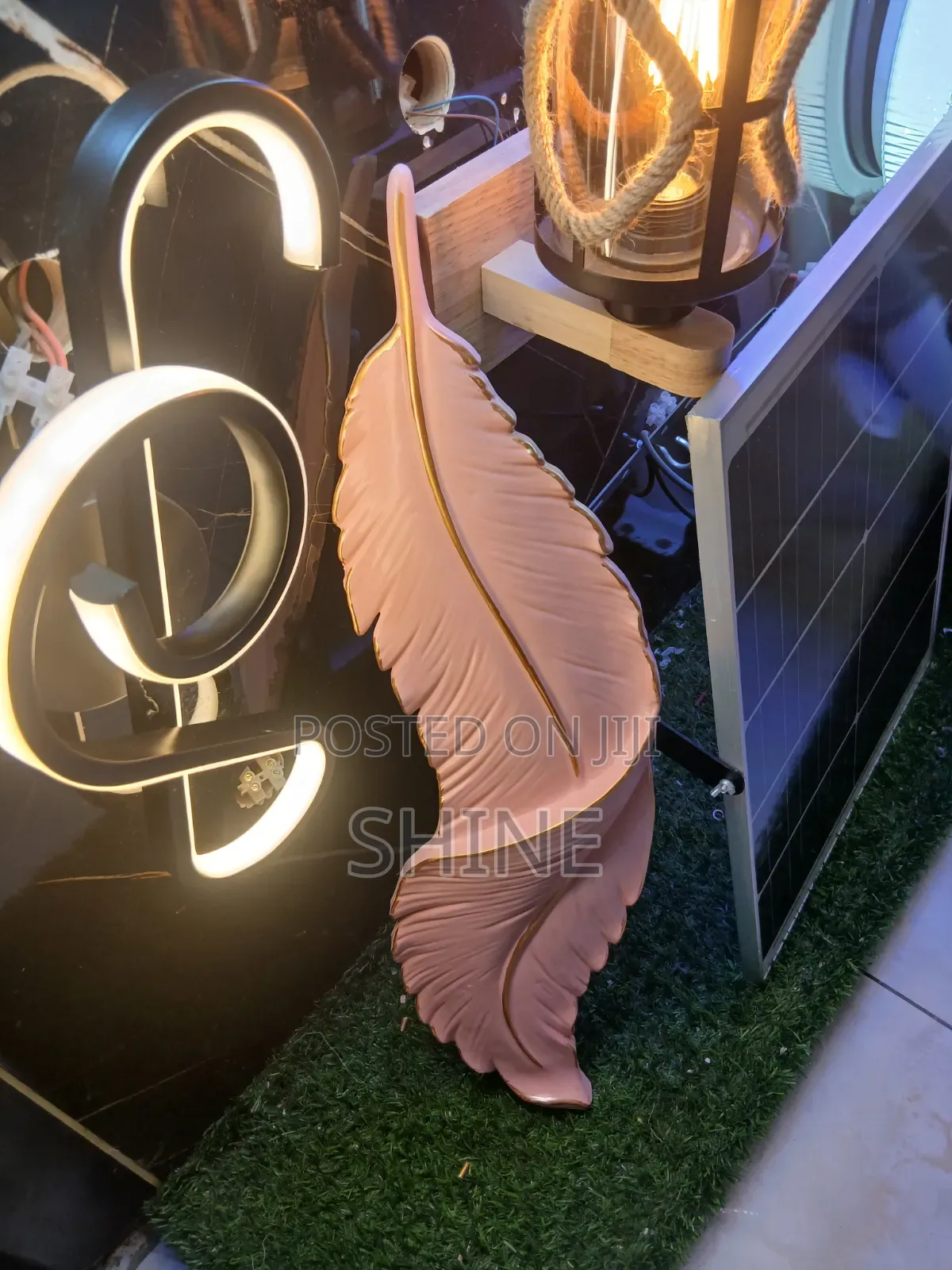 Modern Resin Feather Wall Lamp