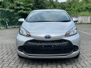 Toyota Aqua 2020 Silver