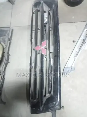 Grille Pajero Shogun V73