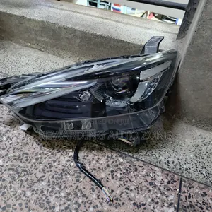 Mazda Cx3 Headlight Zenon LHS Letter Y.