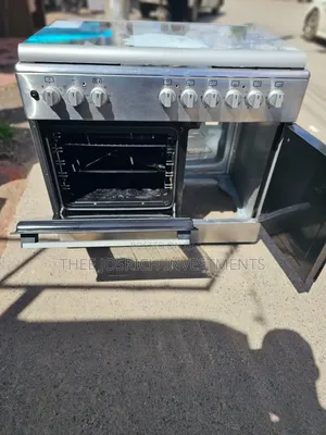 Von 6 Burner Cooker With Gas Compartment