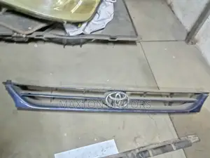 Toyota Corolla 100,102 Grille