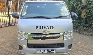 Toyota HiAce 2015 Silver