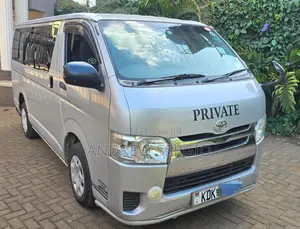 Toyota HiAce 2015 Silver