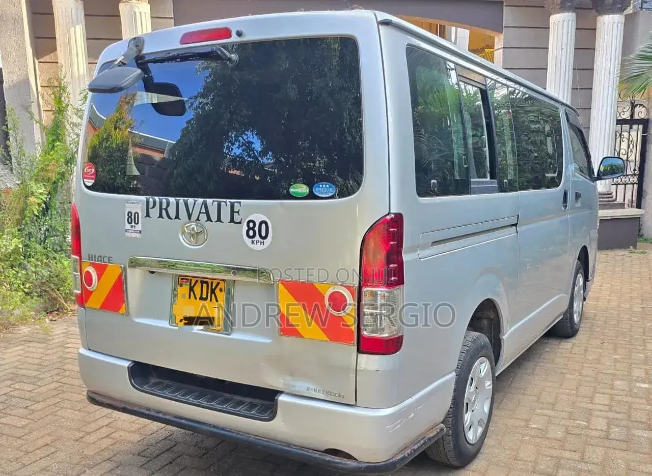 Toyota HiAce 2015 Silver