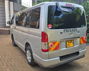 Toyota HiAce 2015 Silver