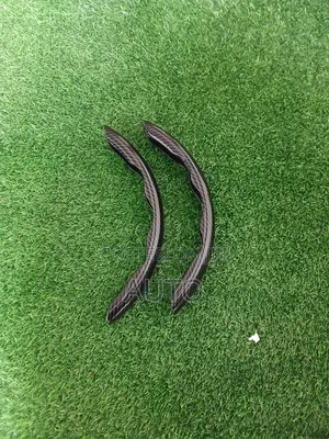 2pcs Carbon Fibre Steering Wheel Cover – Universal Non-Slip Grip