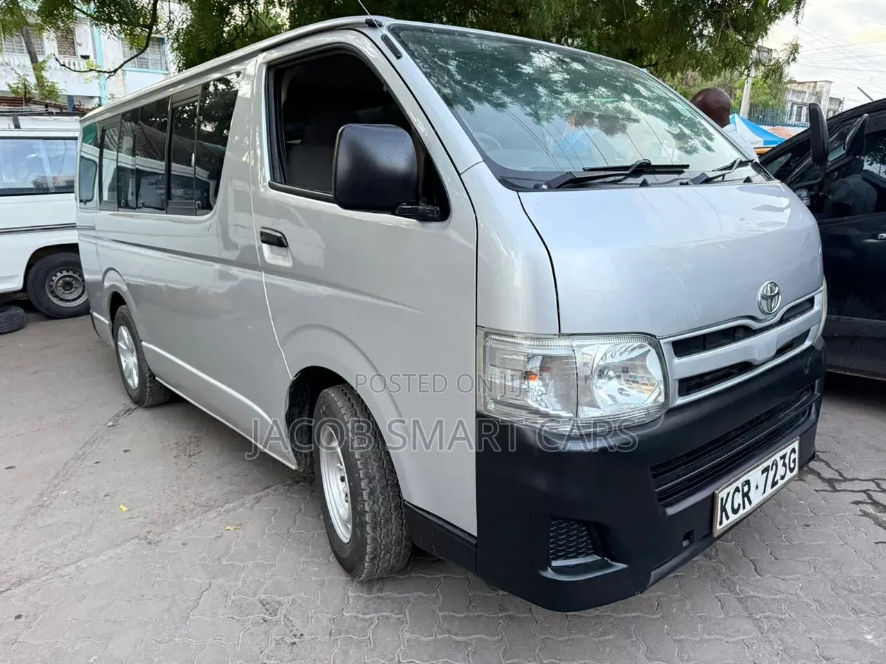 Toyota HiAce 2012 Silver