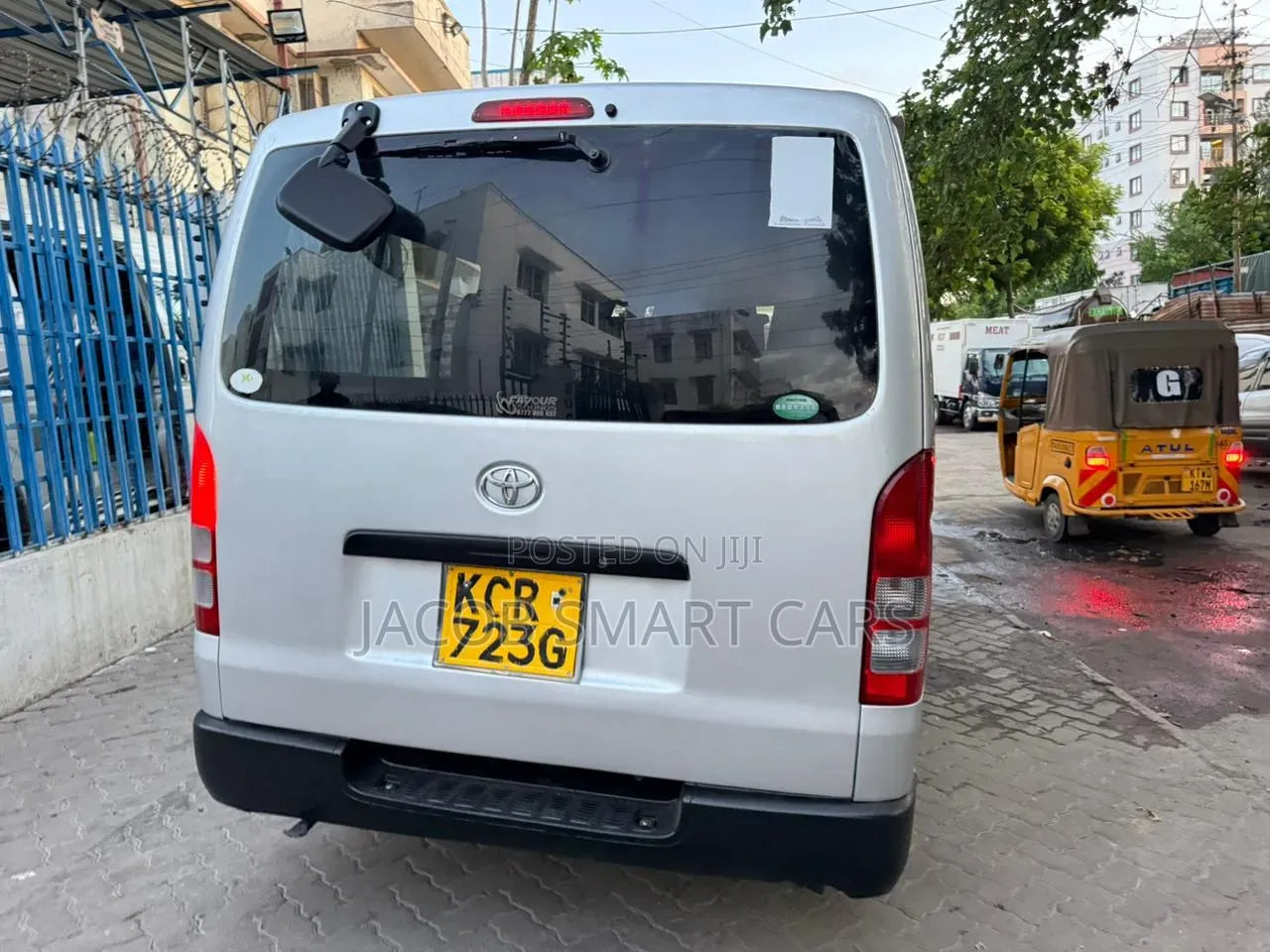 Toyota HiAce 2012 Silver
