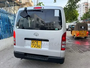 Toyota HiAce 2012 Silver