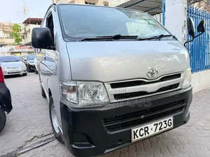 Toyota HiAce 2012 Silver