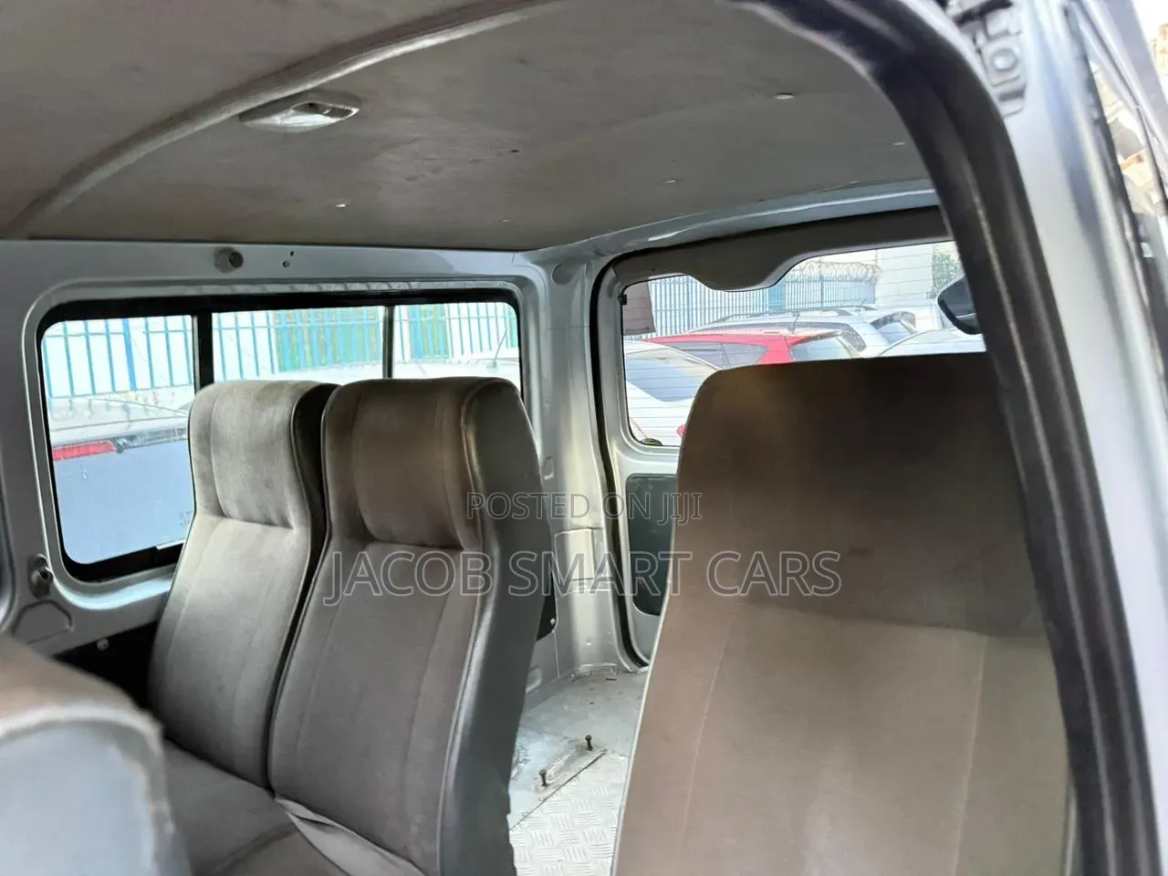 Toyota HiAce 2012 Silver