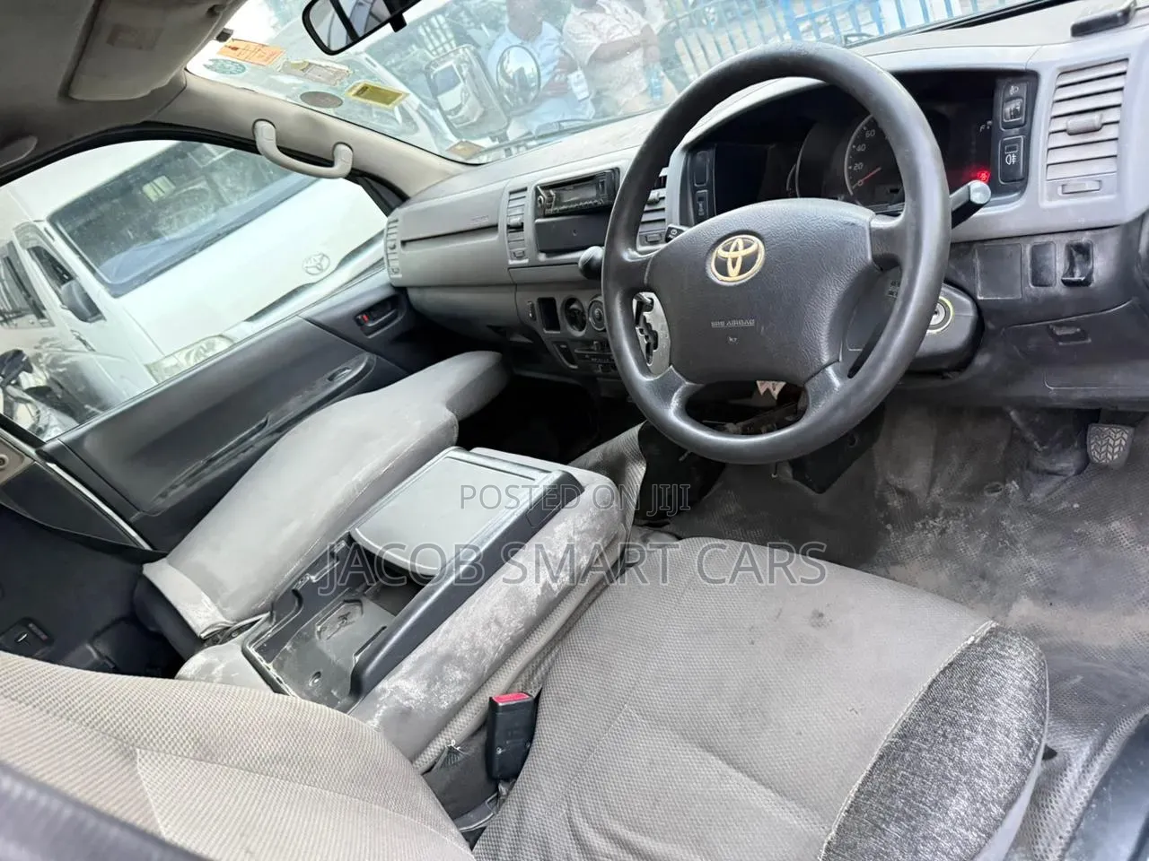 Toyota HiAce 2012 Silver