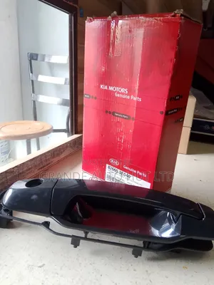 Front Outer Handle Right Kia Sorento 2005 (Genuine)